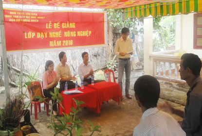 Lễ bế giảng lớp Nuôi trồng thủy sản - tại ấp NôPôl - xã Vĩnh tân