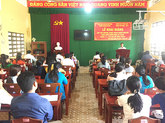 khai giảng lớp Bồi dưỡng tiêu chuẩn Chức danh nghề nghiệp Giáo viên mầm non và THCS.