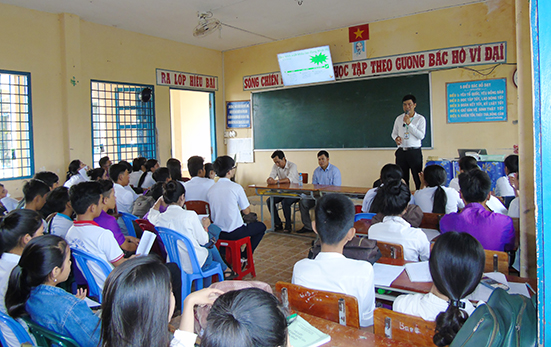 Truong THCS-THPT Dan toc noi tru