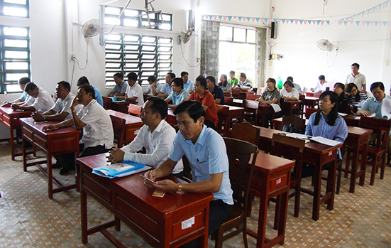 Khai giang lop Khmer