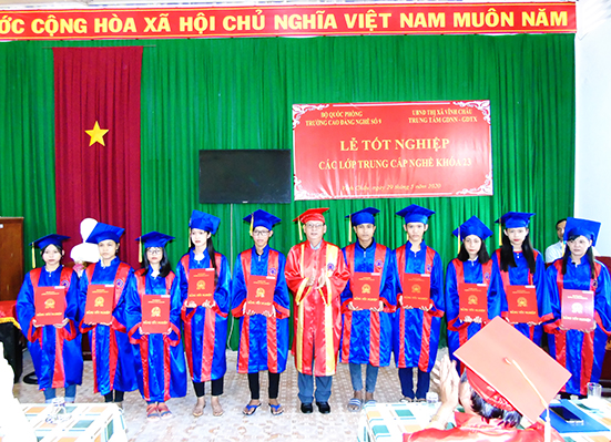 Lễ tốt nghiệp các lớp trung cấp khóa 23, năm học 2018 - 2019