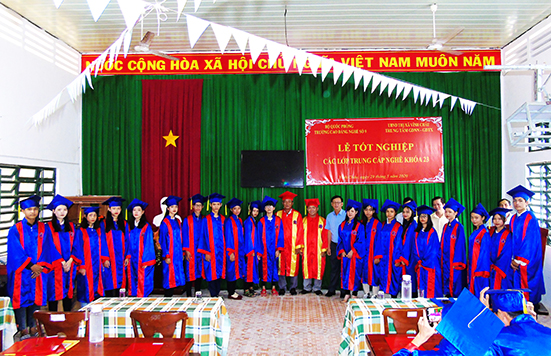 Lễ tốt nghiệp các lớp trung cấp khóa 23, năm học 2018 - 2019