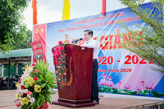 Khai giang nam học moi