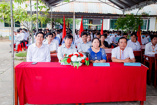 Khai giang nam học moi