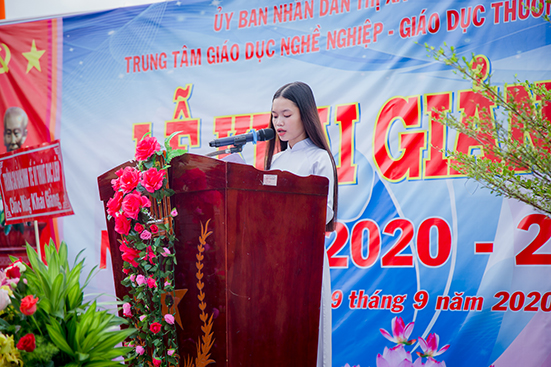 Khai giang nam học moi