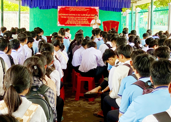 Khai giảng lớp sơ cấp nghề