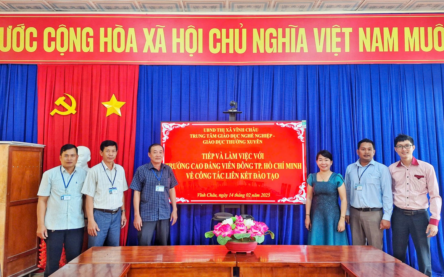 Trung tâm Giáo dục nghề nghiệp - Giáo dục thường xuyên thị xã Vĩnh Châu đón tiếp và làm việc cùng Trường Cao đẳng Viễn Đông Thành phố Hồ Chí Minh