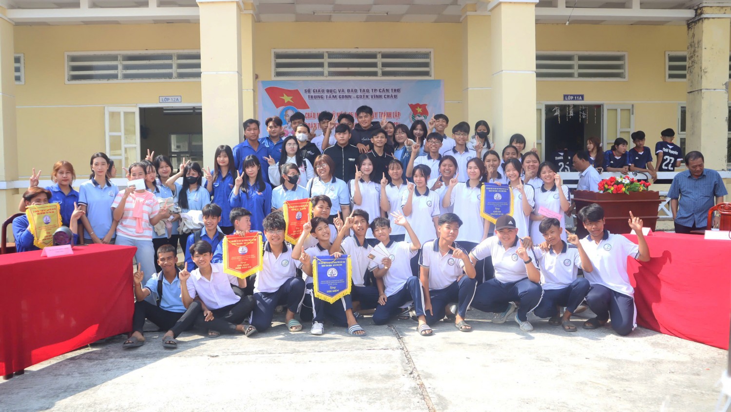 SÔI NỔI HỘI THAO GIAO LƯU CHÀO MỪNG 95 NĂM THÀNH LẬP ĐOÀN TNCS HỒ CHÍ MINH